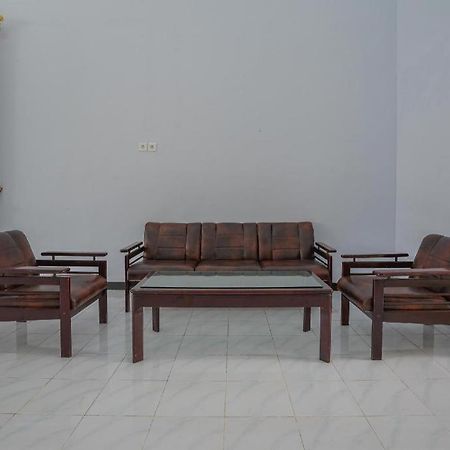 Oyo 477 Raka Residence Syariah Purwoharjo Banyuwangi บันยูวังงี ภายนอก รูปภาพ