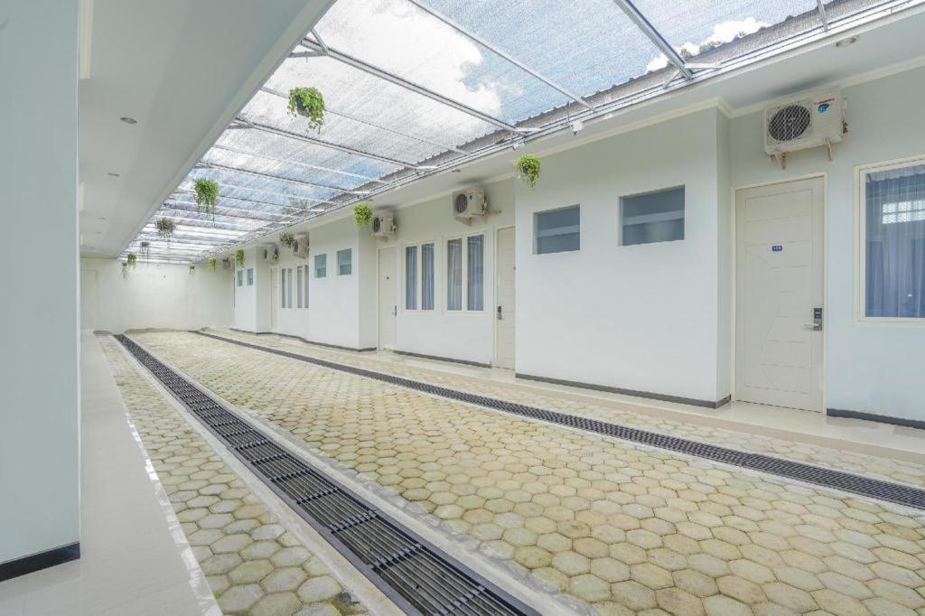 Oyo 477 Raka Residence Syariah Purwoharjo Banyuwangi บันยูวังงี ภายนอก รูปภาพ